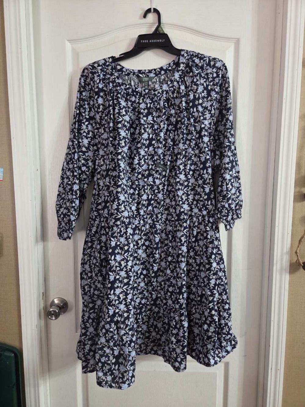 Terra & Sky Women’s Blue Floral Midi Dress NWT Sz 1X. JY-28